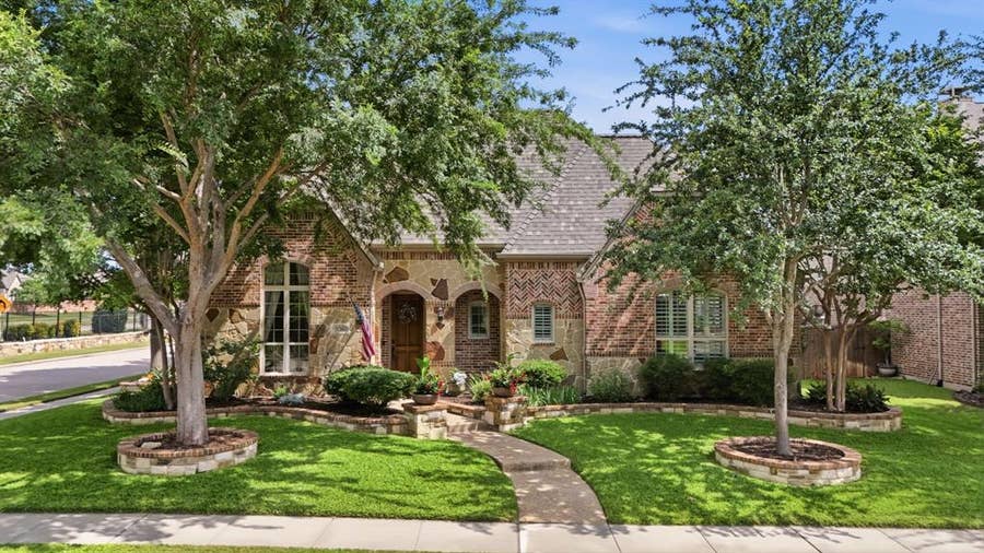 Property photo for 936 Birdsong Drive, Allen, TX