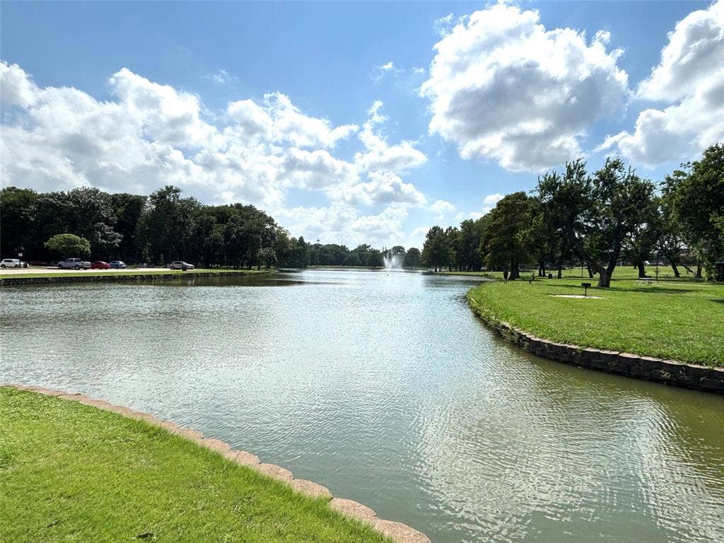 1221 Big Bend Drive, McKinney, TX 75069 Wilson Creek Park with his many bike And hike trails
