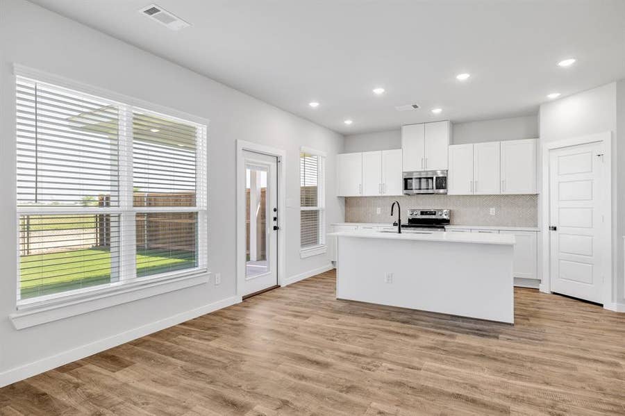 Property photo for 7001 Guilford Court, Midlothian, TX