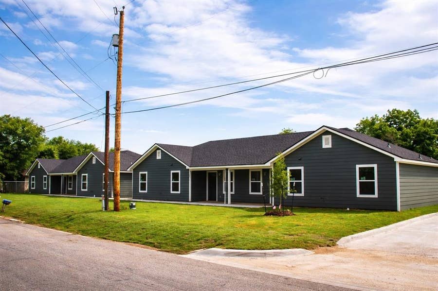 Property photo for 1517 Travis Street, Bellmead, TX