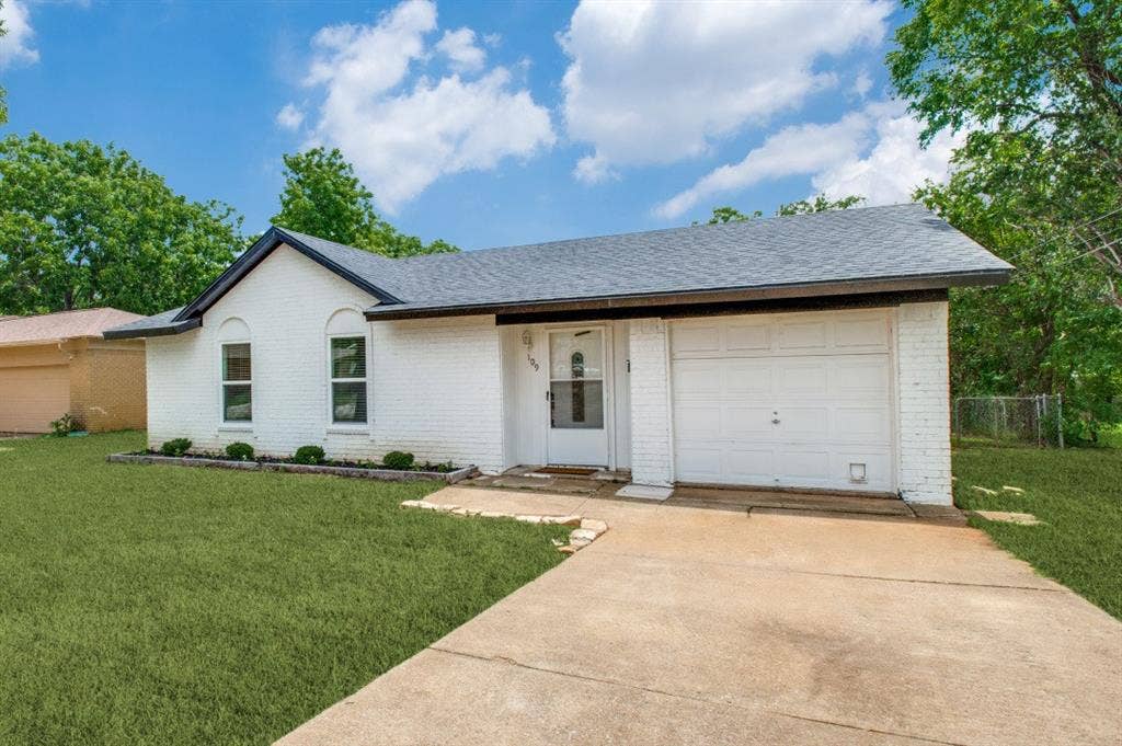 109 Sunset Drive, Euless, TX 76040 109 Sunset Drive, Euless, TX 76040