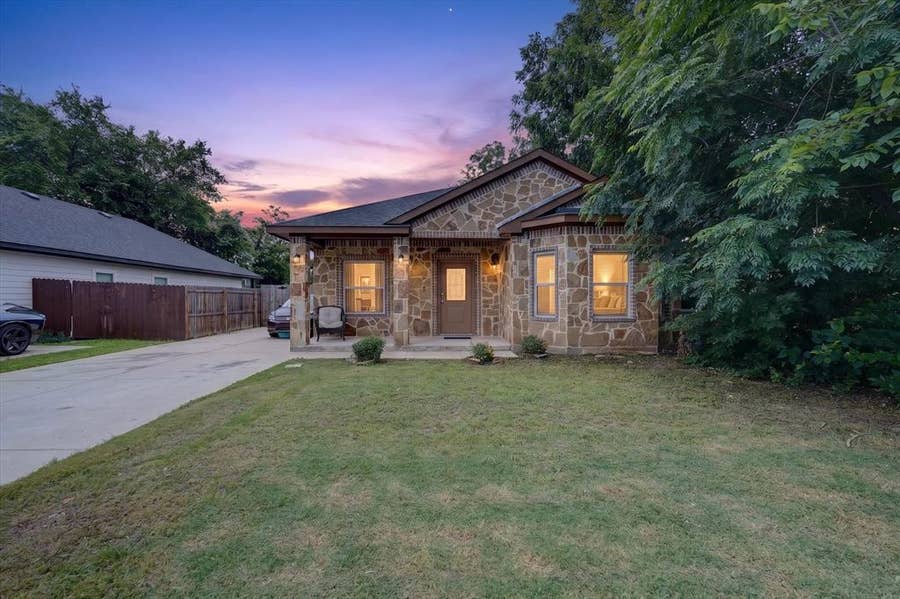 Property photo for 4552 Corregidor Street, Dallas, TX