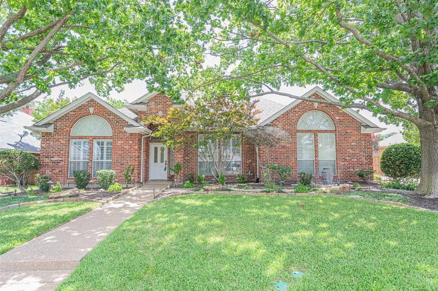 Property photo for 7005 Meadowside Road S, Fort Worth, TX
