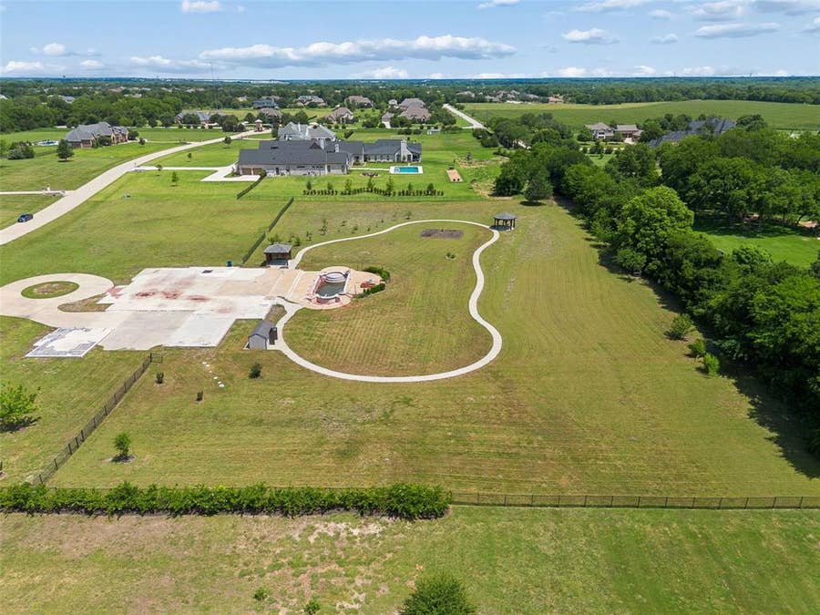 Property photo for 2400 Whispering Acres Lane, Lucas, TX
