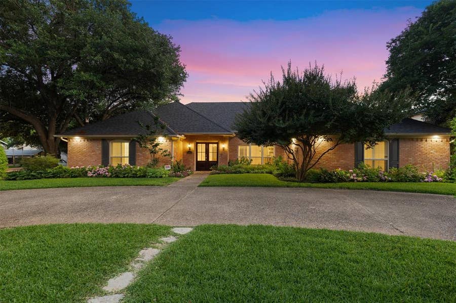 Property photo for 9604 Robin Meadow Drive, Dallas, TX