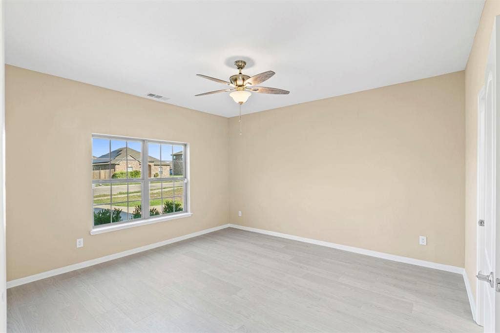 1516 Kinglet Street, DeSoto, TX 75115 1516 Kinglet Street, DeSoto, TX 75115