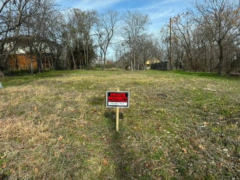 Property photo for 1625 E Leuda Street, Fort Worth, TX