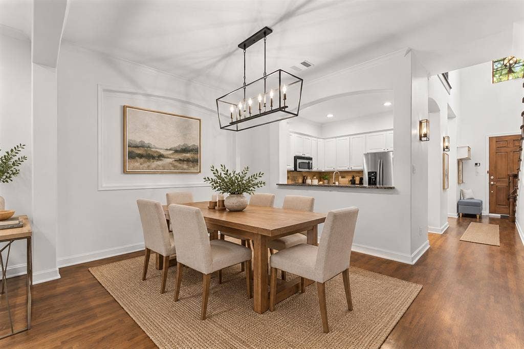 5639 Ellsworth Avenue, Dallas, TX 75206 Virtually Staged