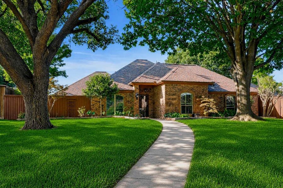 Property photo for 2101 Evergreen Drive, Plano, TX
