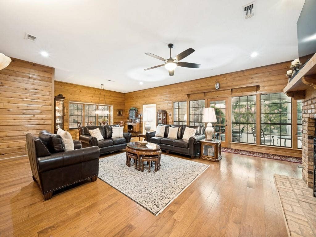1000 Balfour Drive, Cedar Hill, TX 75104