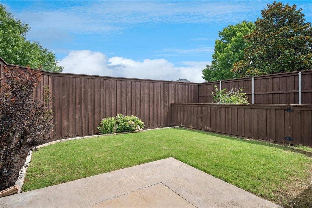 4601 Palm Valley Drive, Plano, TX 75024 Nice patio, back yard and fence are easy to maintain.