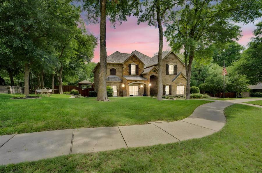 Property photo for 1450 Branding Iron Way, Midlothian, TX