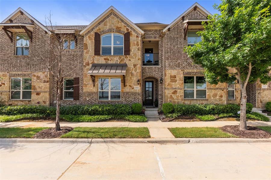 Property photo for 2513 Gramercy Park Drive, Flower Mound, TX