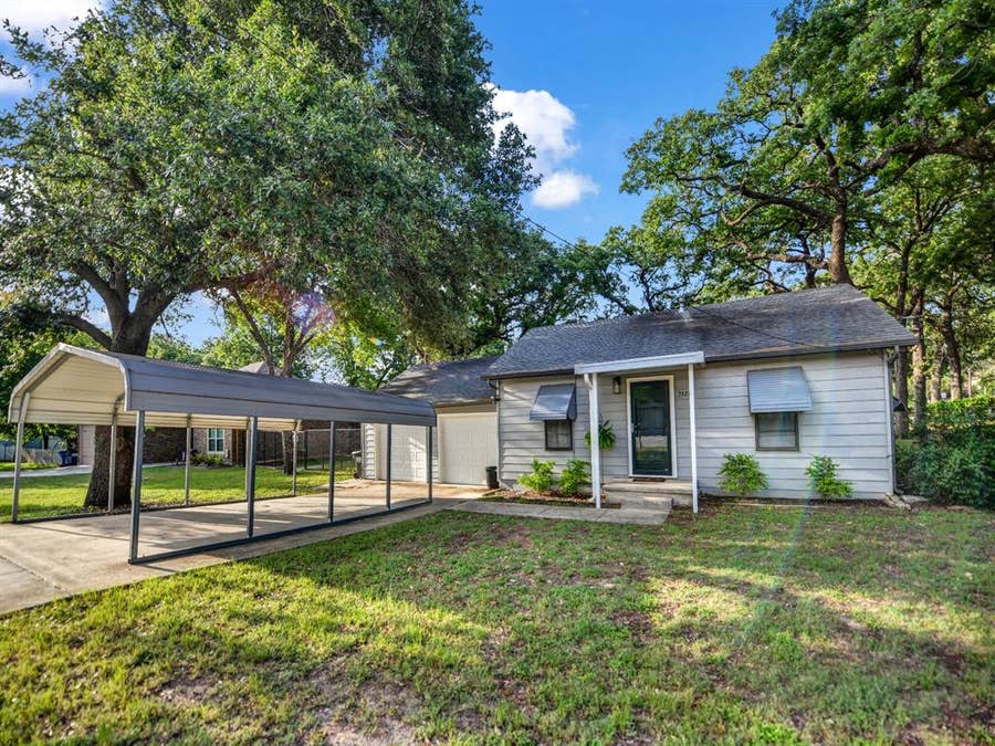 Property photo for 7521 Pawnee Trail, Lake Worth, TX