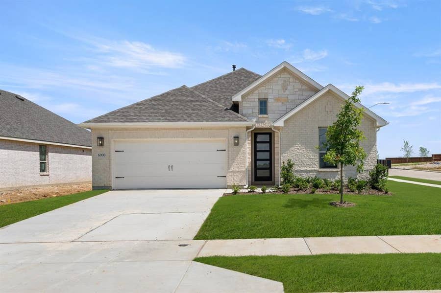 Property photo for 1108 Beaumont Lane, Red Oak, TX