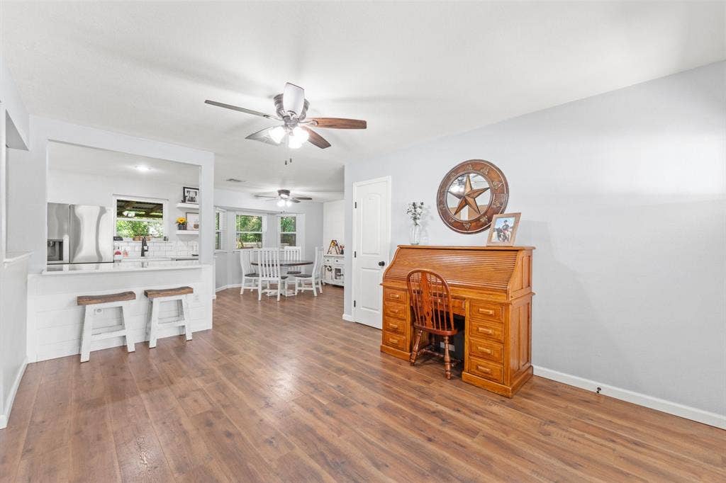 311 Robin Court, Burleson, TX 76028 311 Robin Court, Burleson, TX 76028