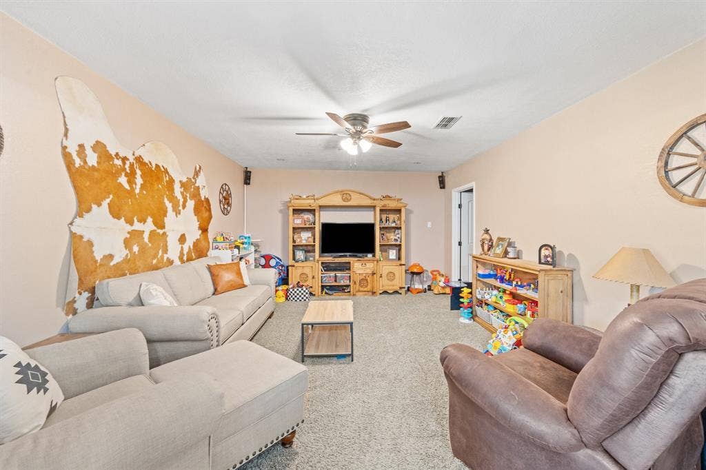 311 Robin Court, Burleson, TX 76028 311 Robin Court, Burleson, TX 76028