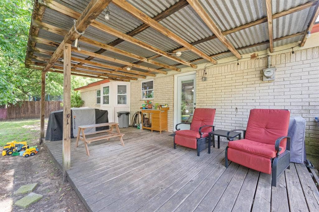 311 Robin Court, Burleson, TX 76028 311 Robin Court, Burleson, TX 76028