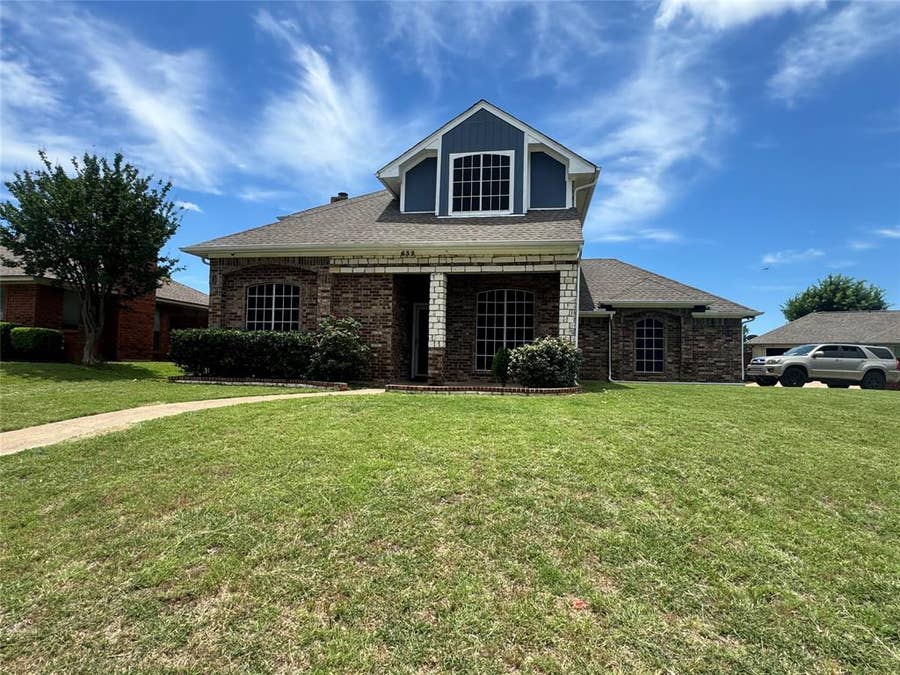 Property photo for 632 Mockingbird Lane, DeSoto, TX