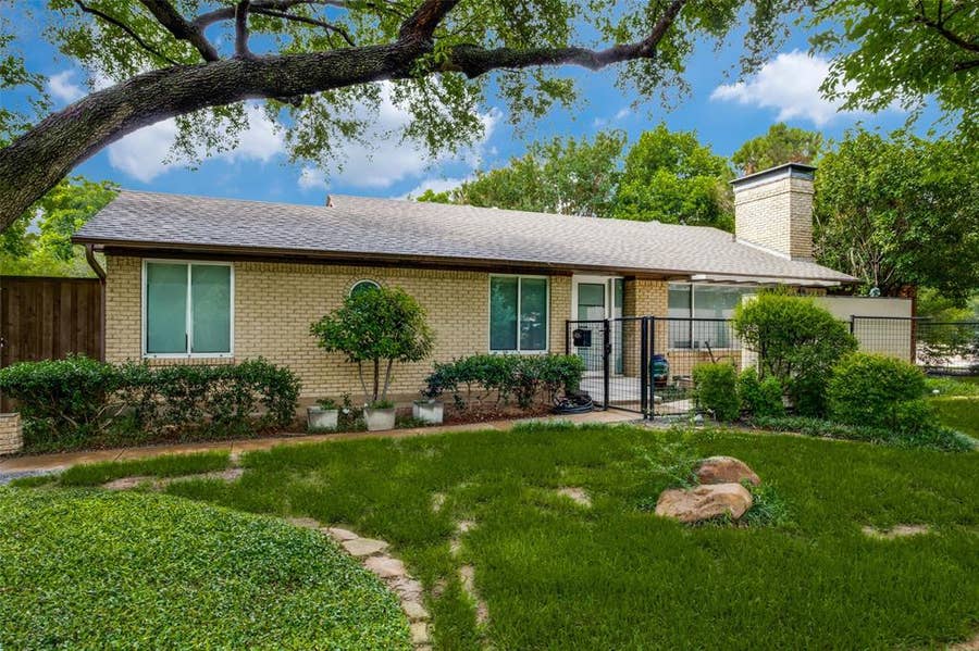 Property photo for 6406 Chesley Lane, Dallas, TX