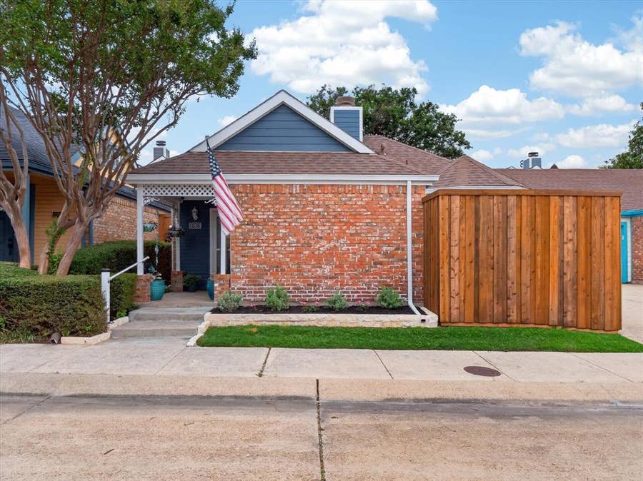 Property photo for 10923 Gable Circle, Dallas, TX