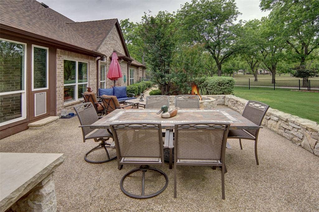 Additional view of large open patio.