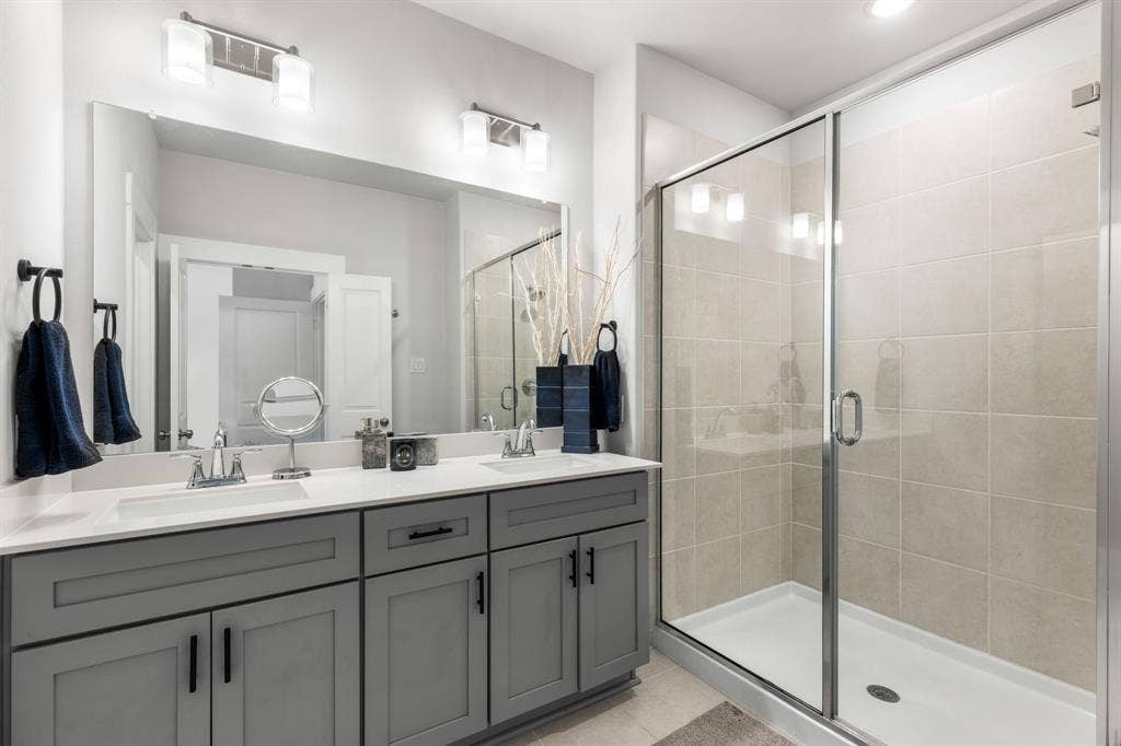 4502 Smokey Quartz Lane, Arlington, TX 76005