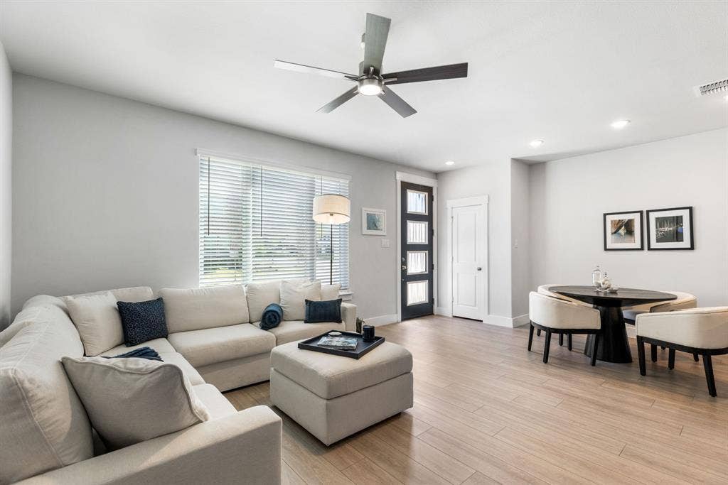 4502 Smokey Quartz Lane, Arlington, TX 76005