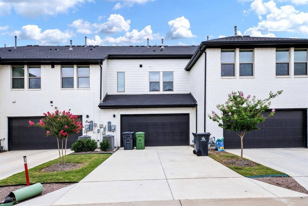 4502 Smokey Quartz Lane, Arlington, TX 76005