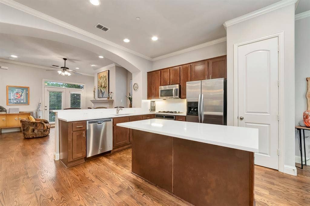 5728 Robbie Road, Plano, TX 75024 5728 Robbie Road, Plano, TX 75024