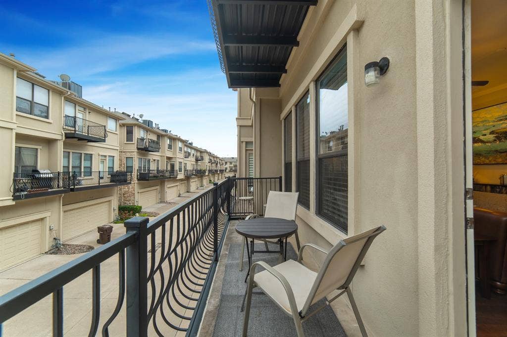5728 Robbie Road, Plano, TX 75024 5728 Robbie Road, Plano, TX 75024
