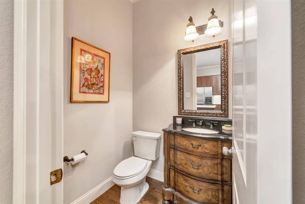 5728 Robbie Road, Plano, TX 75024 5728 Robbie Road, Plano, TX 75024