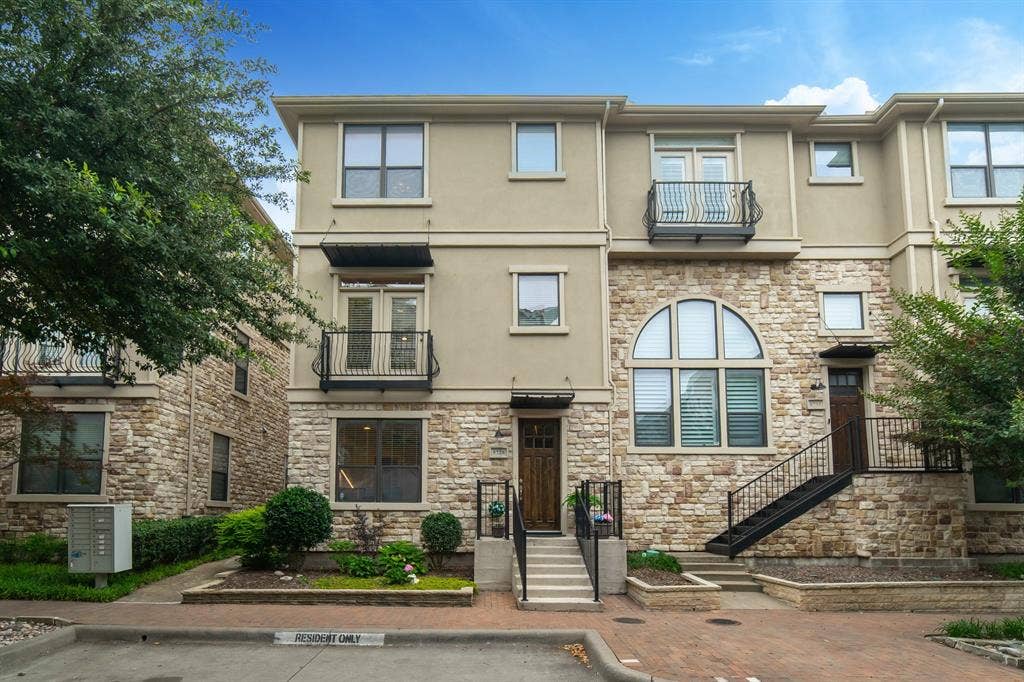 5728 Robbie Road, Plano, TX 75024 5728 Robbie Road, Plano, TX 75024