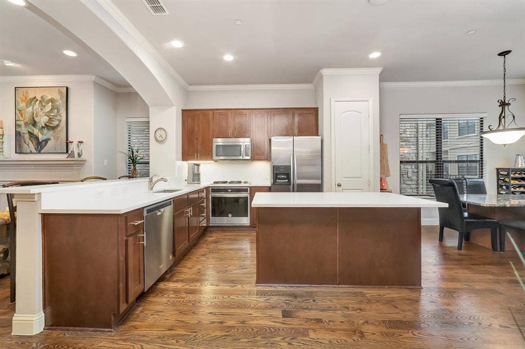 5728 Robbie Road, Plano, TX 75024 5728 Robbie Road, Plano, TX 75024