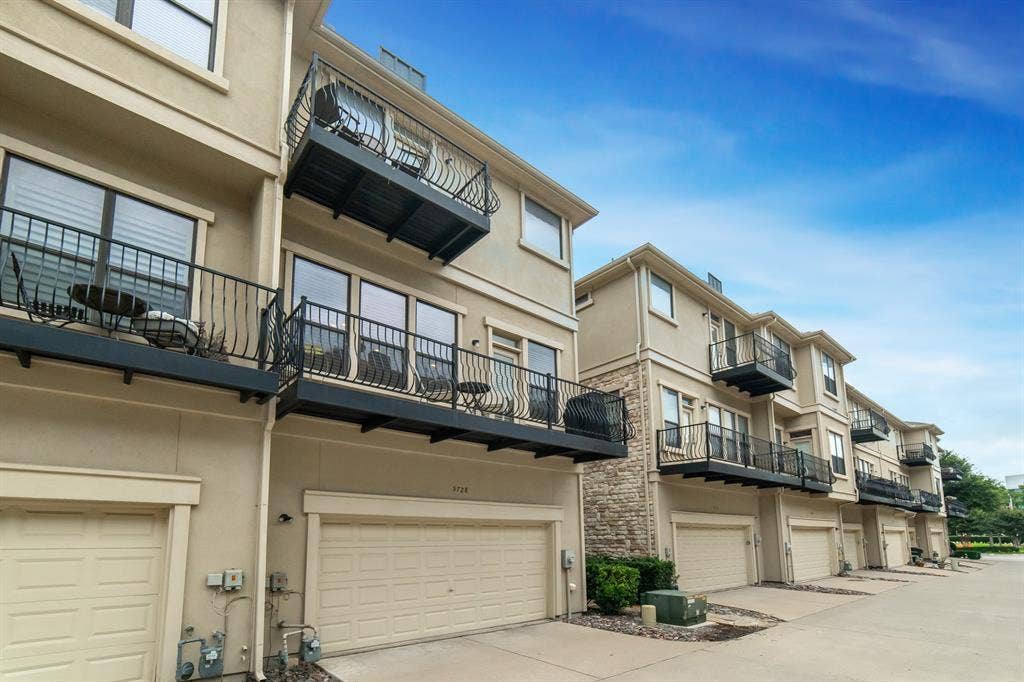 5728 Robbie Road, Plano, TX 75024 5728 Robbie Road, Plano, TX 75024