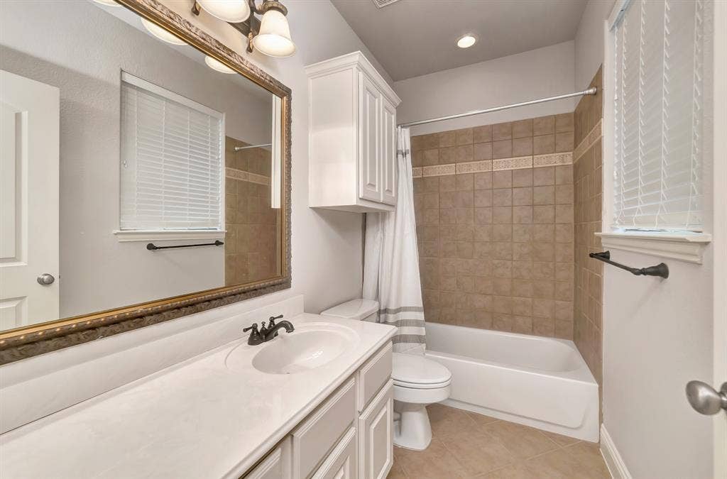 5728 Robbie Road, Plano, TX 75024 5728 Robbie Road, Plano, TX 75024