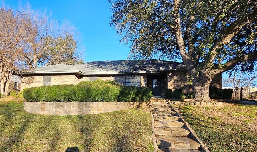 Property photo for 1817 Rhinevalley Drive, Arlington, TX