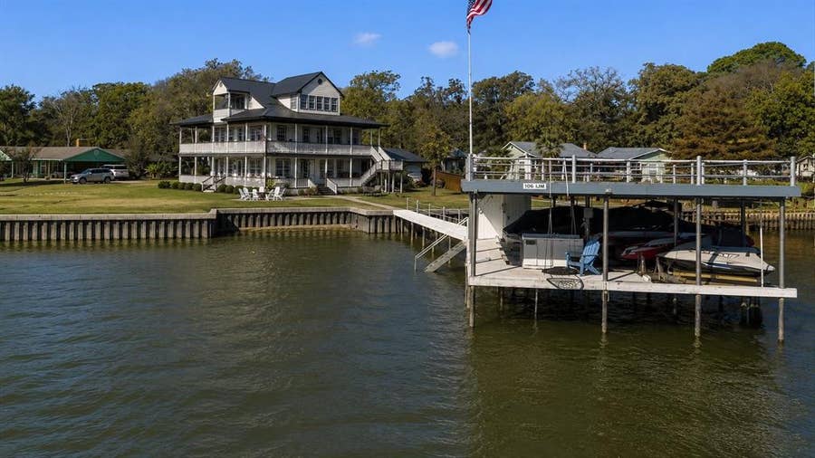 Property photo for 106 Jim Street, Gun Barrel City, TX