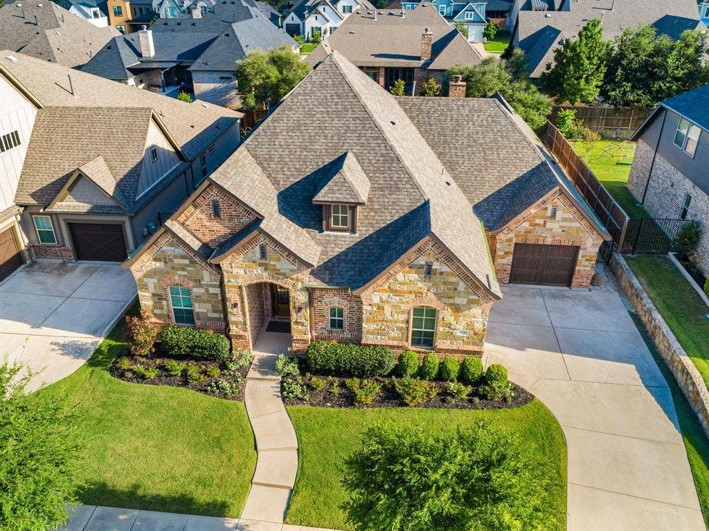 Beautiful custom home, Roof replaced in 2024