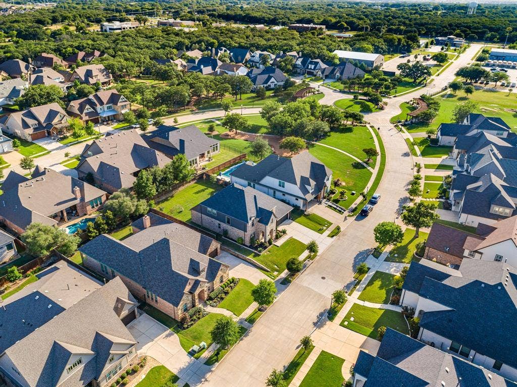 Quick access to Hwy 377 or FM 407 & I 35W