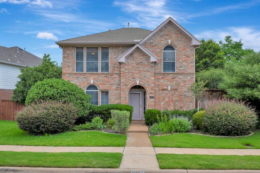 Property photo for 8704 Stonecrest Drive, Irving, TX