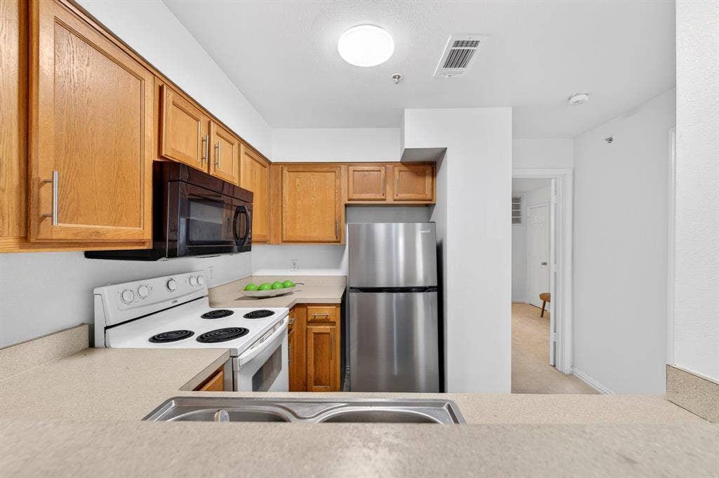 9817 Walnut Street, #214, Dallas, TX 75243