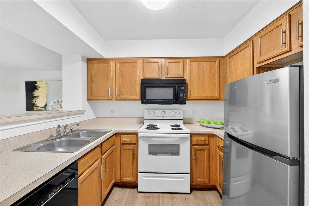 9817 Walnut Street, #214, Dallas, TX 75243