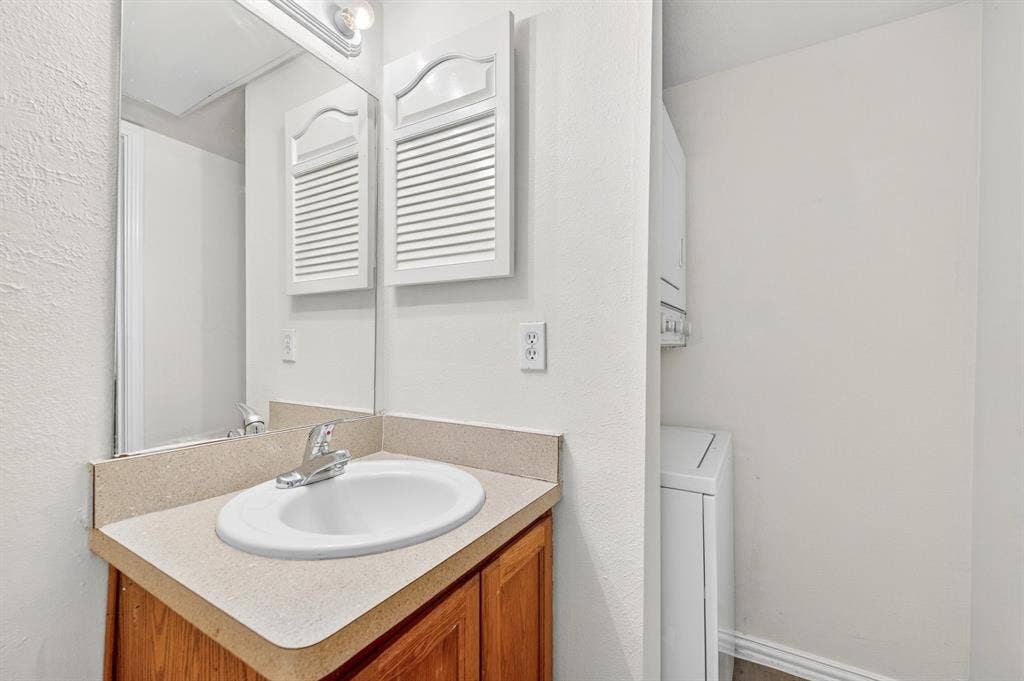 9817 Walnut Street, #214, Dallas, TX 75243