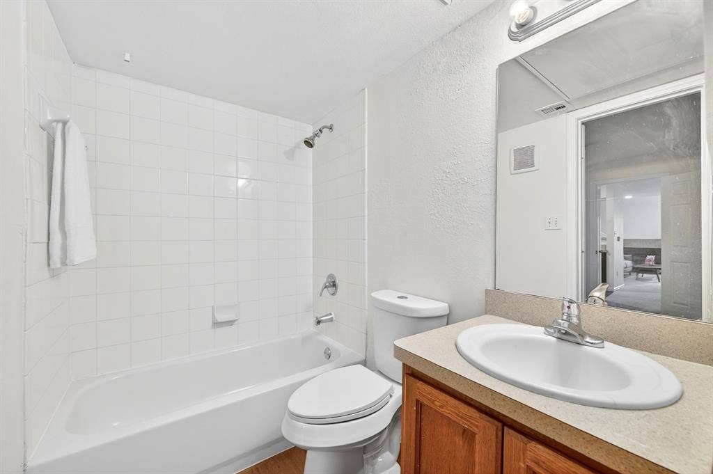 9817 Walnut Street, #214, Dallas, TX 75243