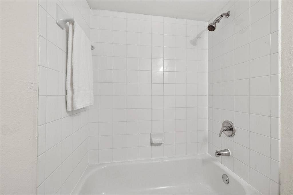 9817 Walnut Street, #214, Dallas, TX 75243