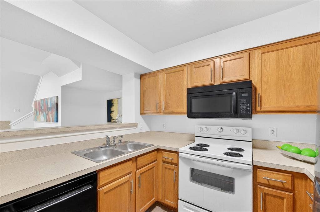 9817 Walnut Street, #214, Dallas, TX 75243