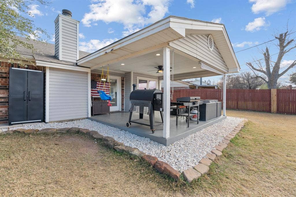 7629 Cedarhill Road, Watauga, TX 76148 Covered patio with a painted concrete surface, recessed lighting, and a ceiling fan