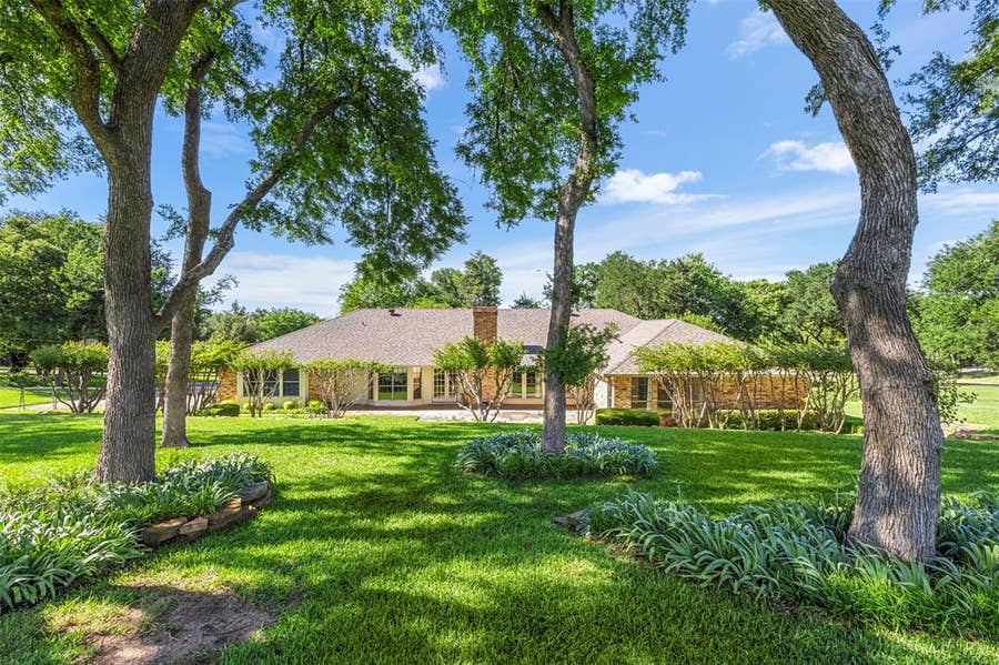 Property photo for 110 Cedar Drive, Oak Leaf, TX