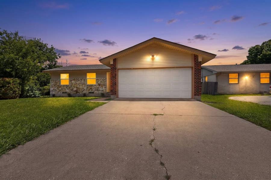 Property photo for 2124 Stonehenge Drive, Garland, TX